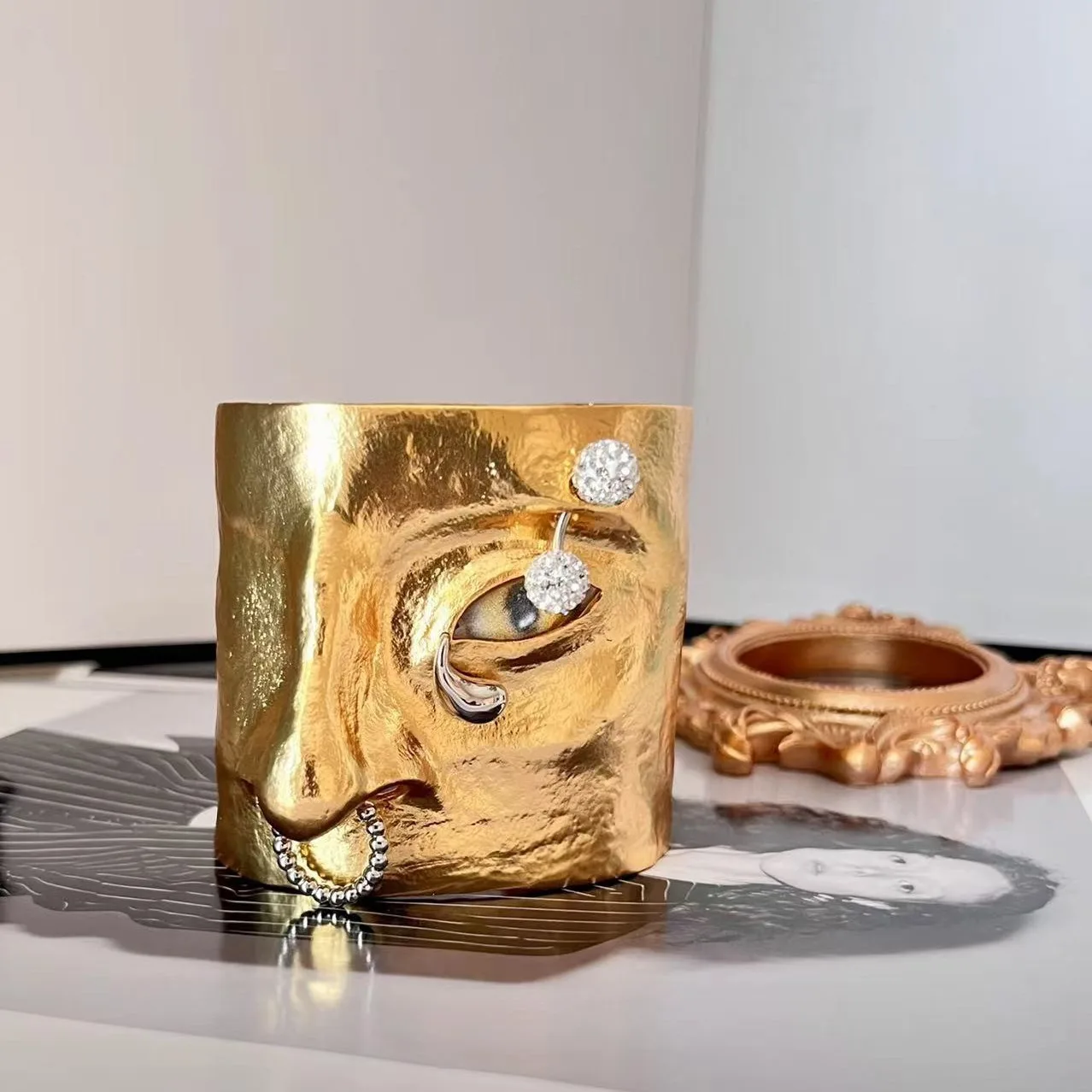 

Винтажный браслет из Европы и Америки, высококачественный медный позолоченный браслет с функциями лица, модные украшения для женщин