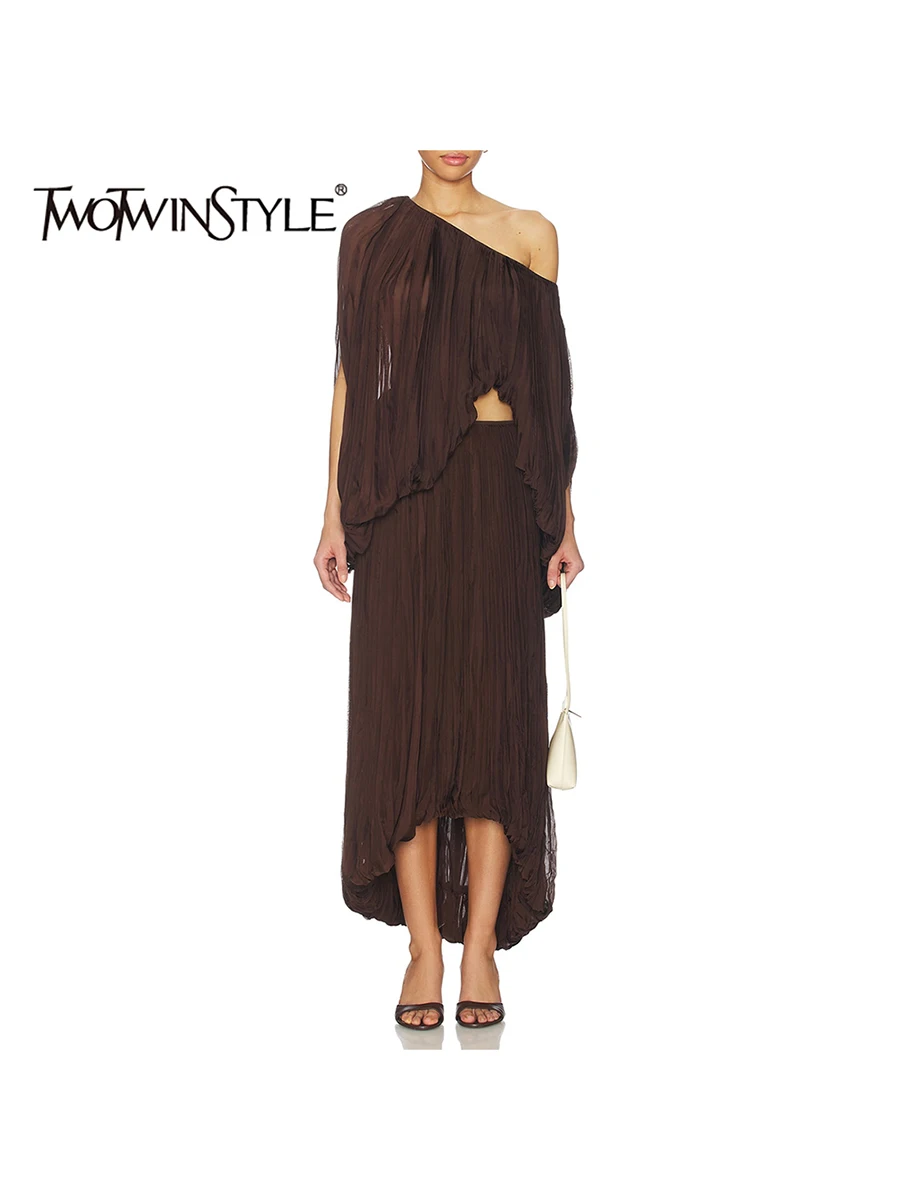 

Комплект из двух предметов TWOTWINSTYLE: однотонный топ с диагональным воротником и длинными рукавами, юбка А-силуэта с высокой талией, свободный крой, для женщин