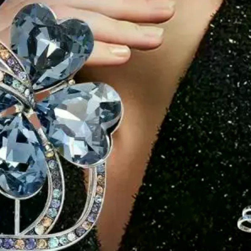 Fashion Rhinestone Crystal Four Leaf Clover Brooches For Women Clothing Coat Jewelry Accessries Gifts