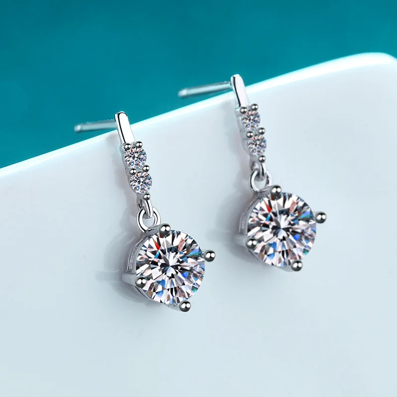 

18K gold earrings plated with PT950 platinum four-prong internet celebrity style 1carat moissanite stud earrings diamond jewelry