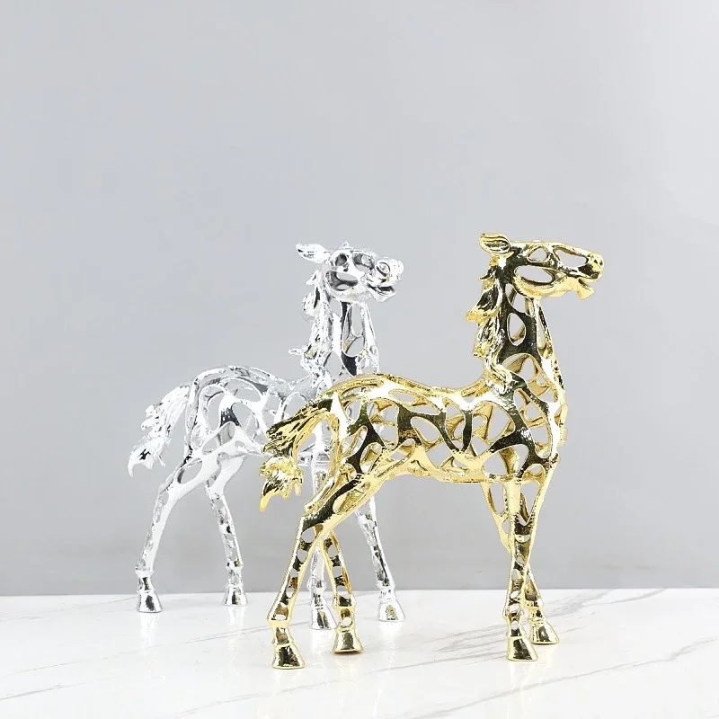 Metal Hollowed-out Horse Simulated Animal Sculpture Golden Horse Figurine Metal Figurine Home Decoration Accessories