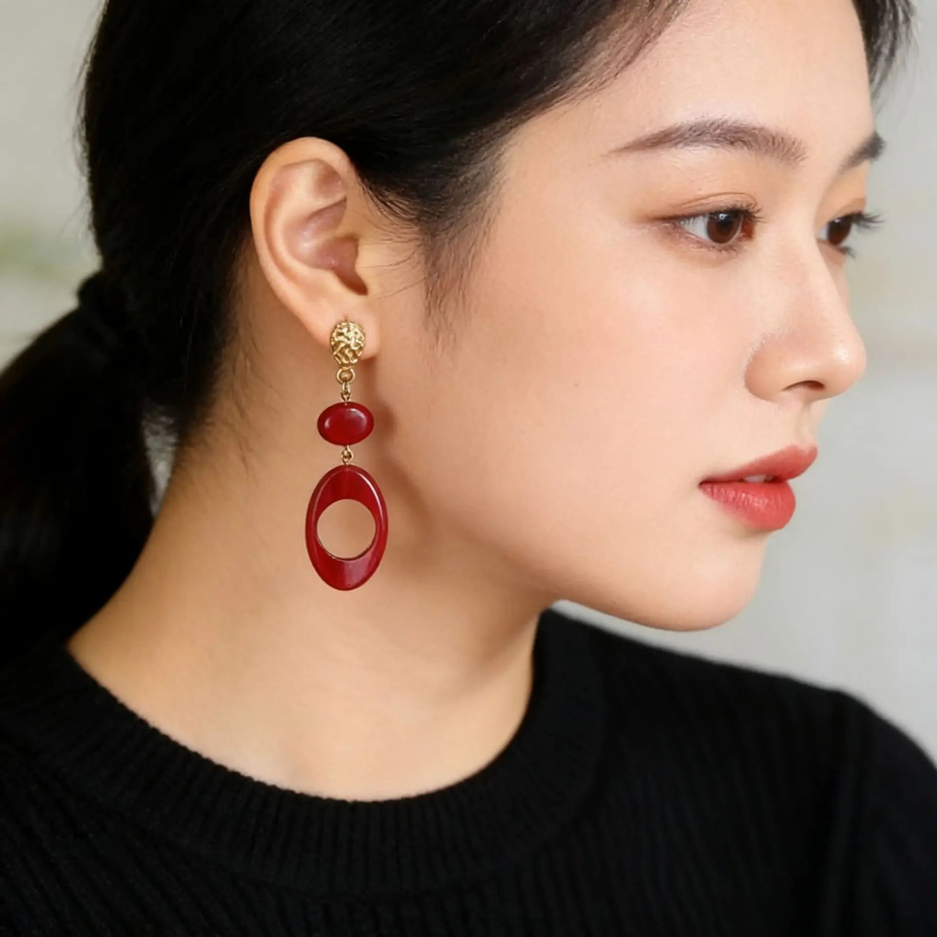 DIY accessories European and American temperament exaggerated acrylic handmade earrings, light luxury dating, advanced sense, fa
