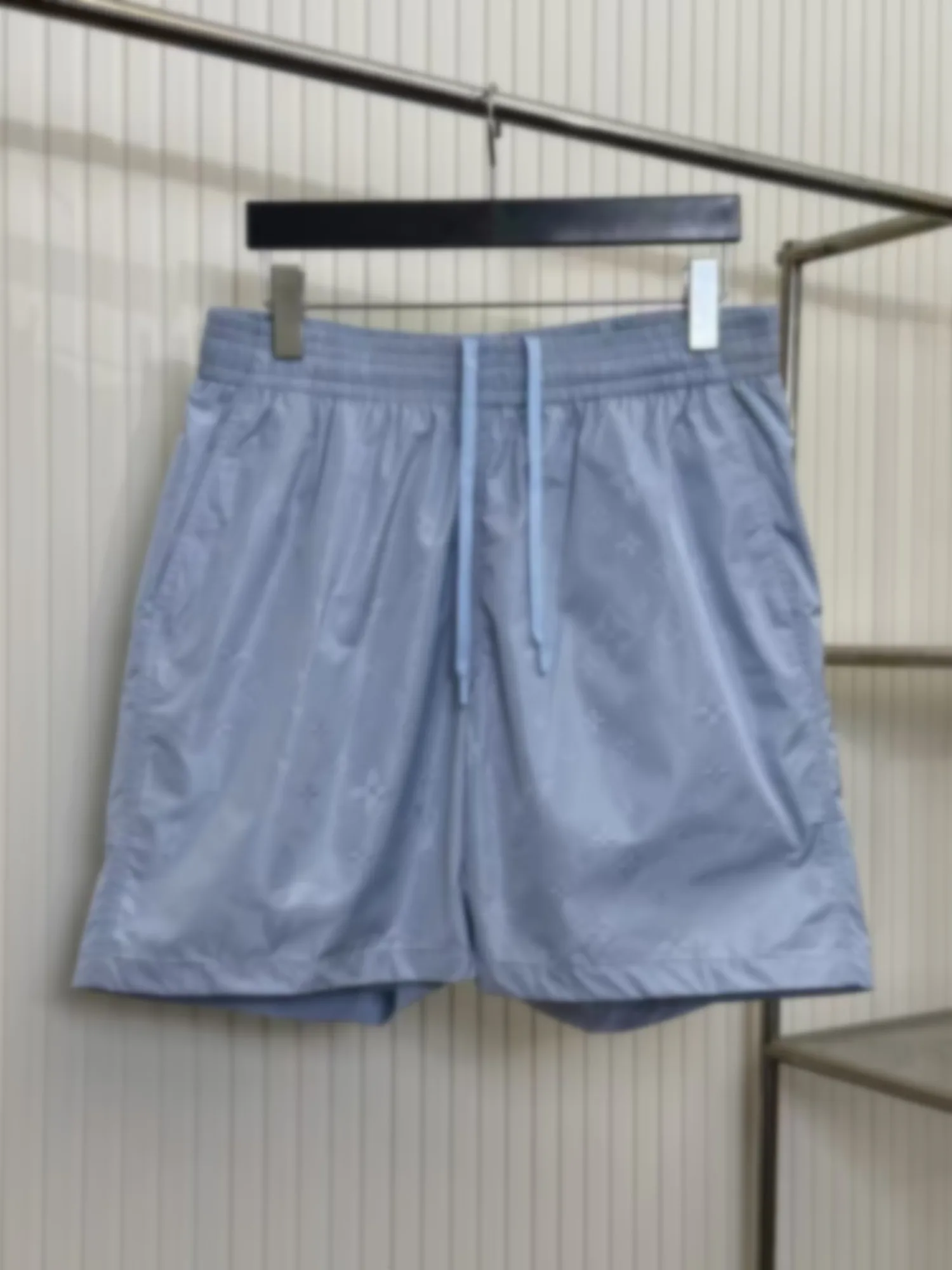 

Пляжные шорты 2026: Новая летняя коллекция, модные, с нежным цветочным принтом, универсальные, на эластичной талии, быстросохнущие, длиной три четверти