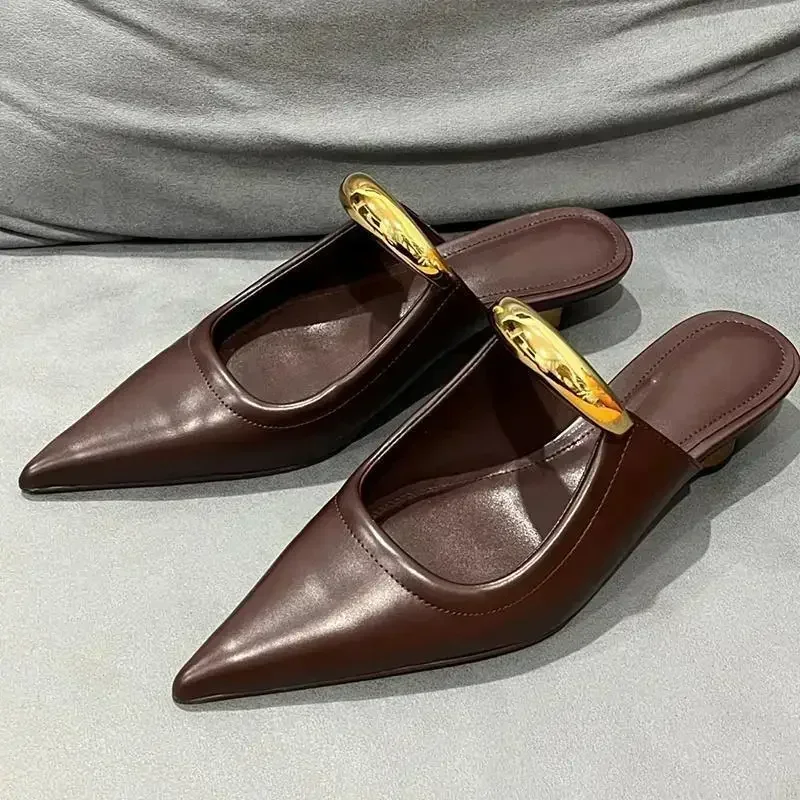 

Metal Decoration Chunky Heel Slippers Women Mules Comfort Fashion Slide Female Low Heel Pointed Toe Designer Sandals Women Pumps