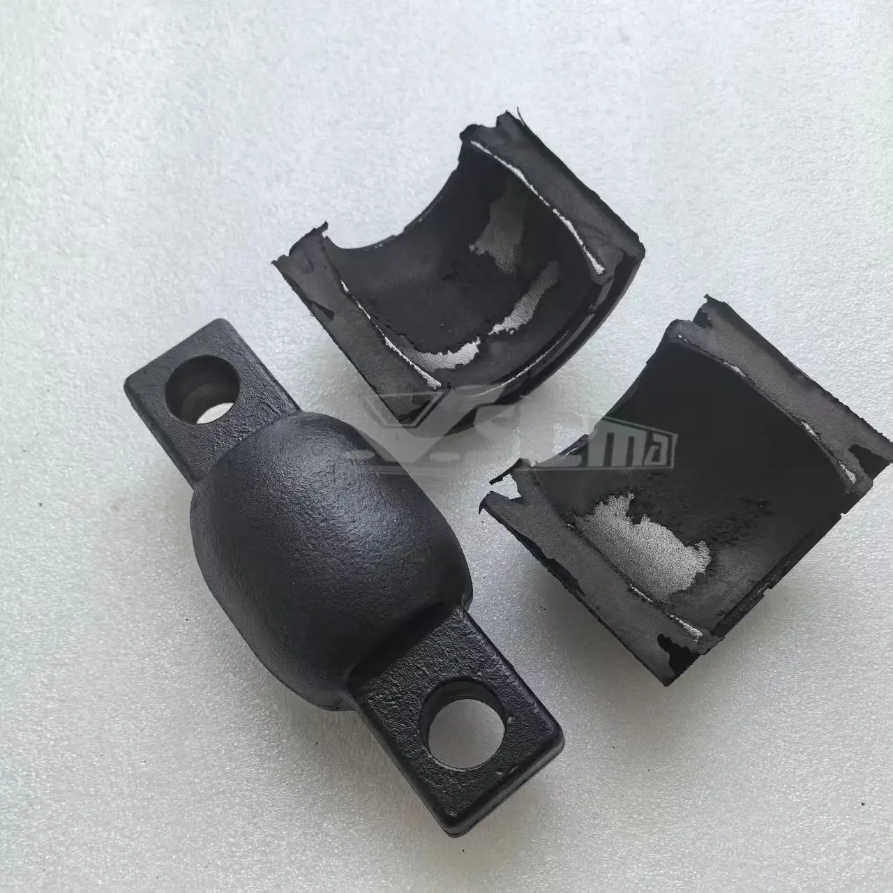 

For Volvo heavy-duty truck logistics vehicle FM440 FM460 FH500 thrust rod bushing V-link bushing 21196270