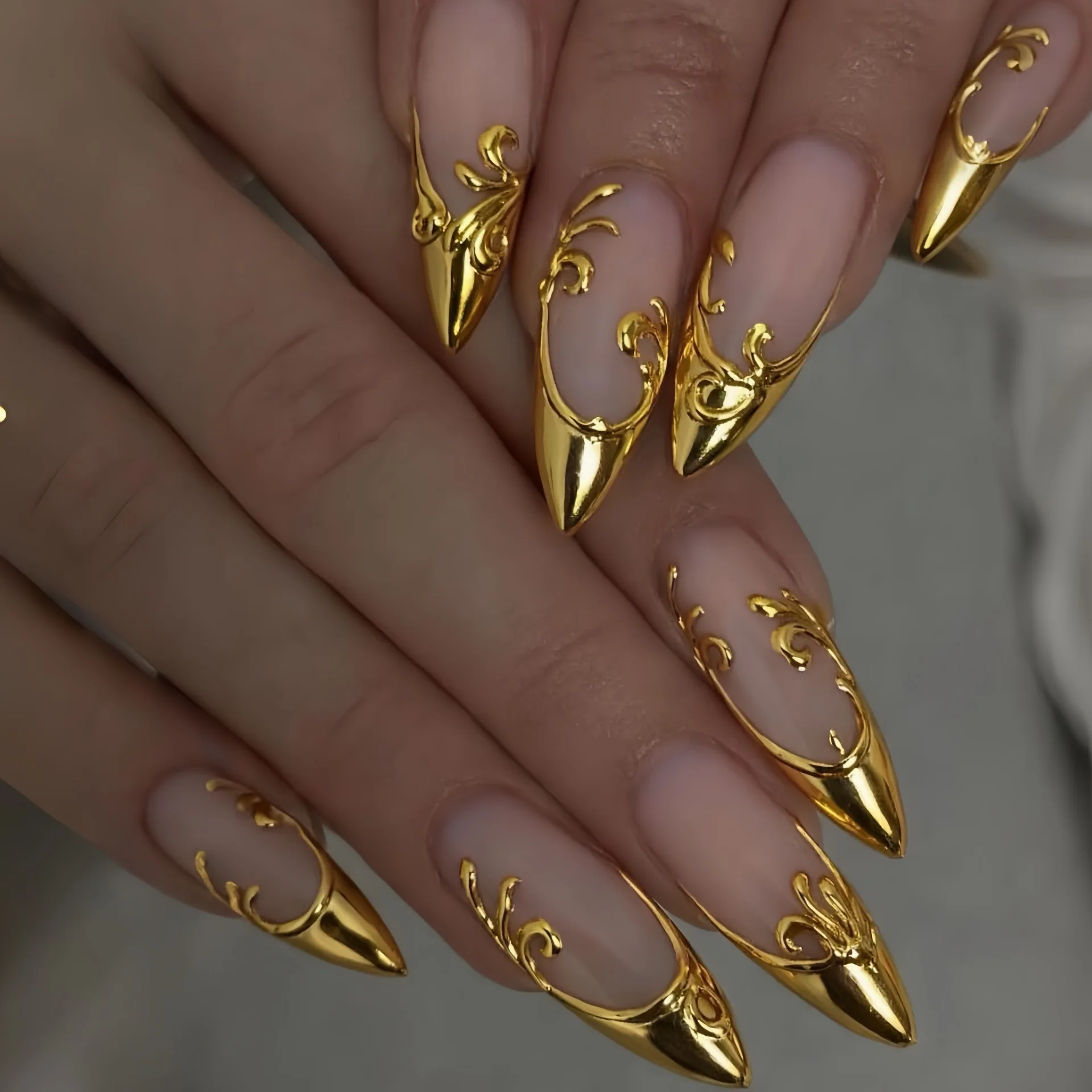 3D fake nails for women girls golden gilding flora design nude Almond shape resuable Artificial Nails set  full cover press on
