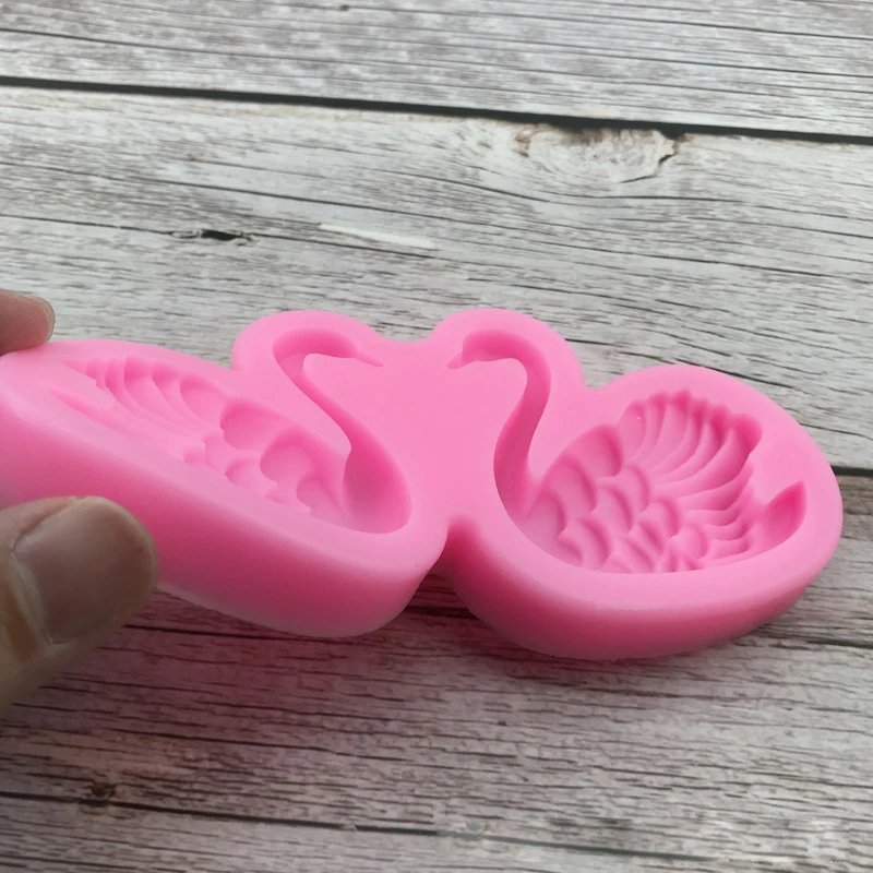 1 piece, 3D three-dimensional pile of swan silicone mold, flipping sugar, candy, cake, chocolate mold, ornament, drip glue mold