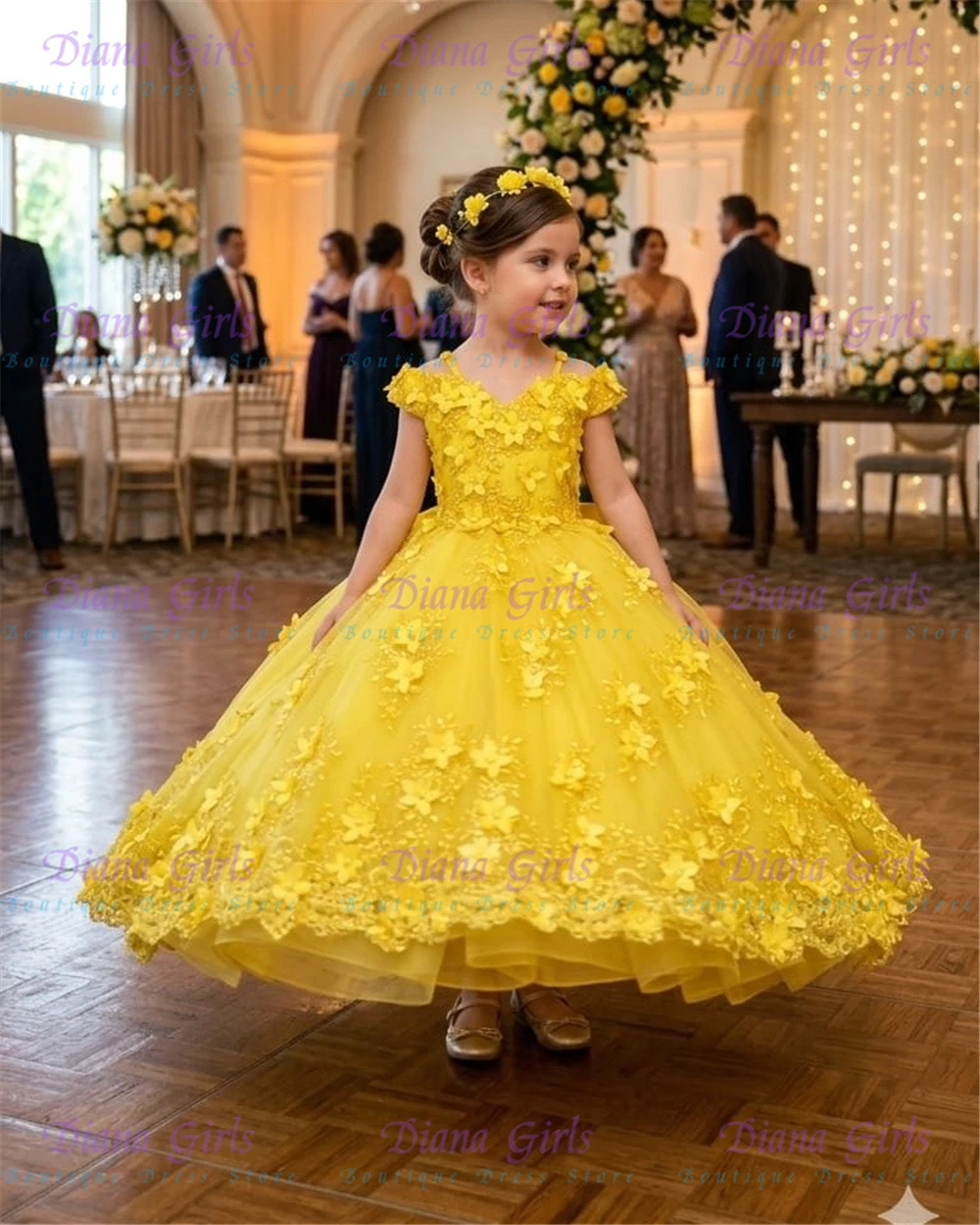 

Шикарное желтое платье для девочки с пышной юбкой из фатина, качественными аппликациями и длинным шлейфом для свадьбы, дня рождения, банкета, вечерних мероприятий