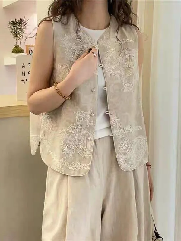 

New Chinese Sle Embroidered Linen Jaet Women's Svel round Ne Outerwear Top Trendy Autumn 2025 Single Button