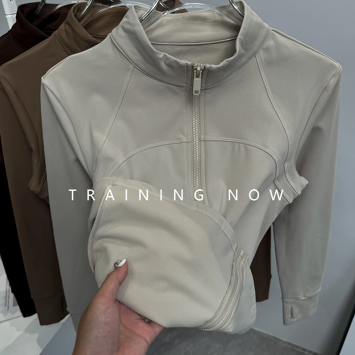 

Yoga jacket for women in autumn and winter slim fit and slim running training long-sleeved hair plus velvet fitness cycling