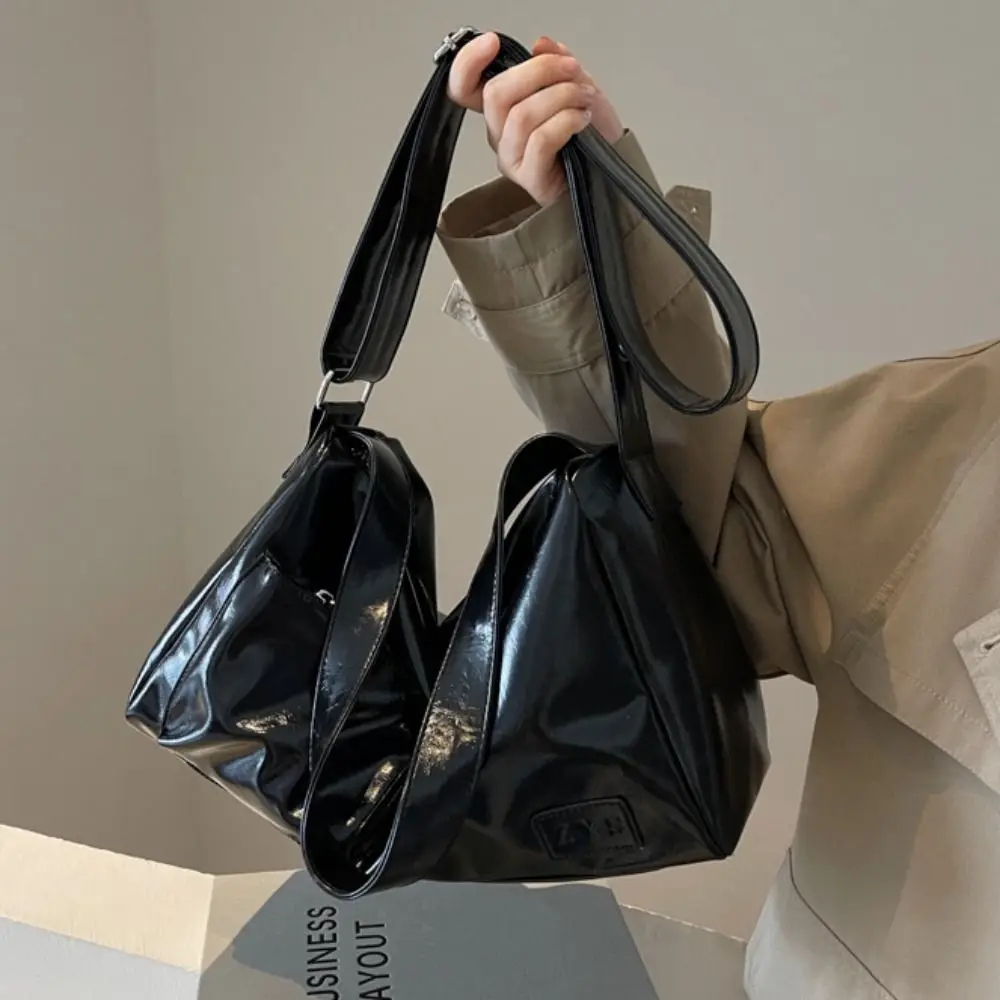 

Изысканная сумка-тоут из искусственной кожи в стиле панк на молнии, большая вместительная сумка Y2K подмышками, элегантная черная портативная сумка для боулинга