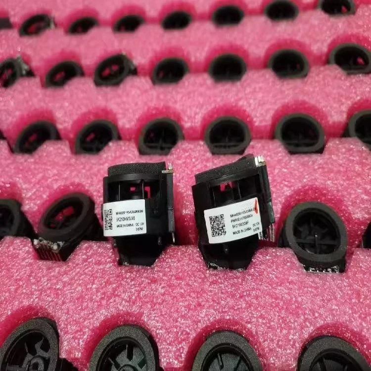 

MH40201V3-C06A-E99 MH40201V3-C03A-E99 13V New Cooling For E300 C200GLC GLA200 0.67W Cooler Fan For SUNON