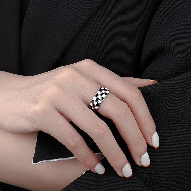 

New Fashion Charm Finger Rings For Women Black/White Lattice Epoxy Copper Open Ring Female Trendy Ring Band For Office Lady Gift