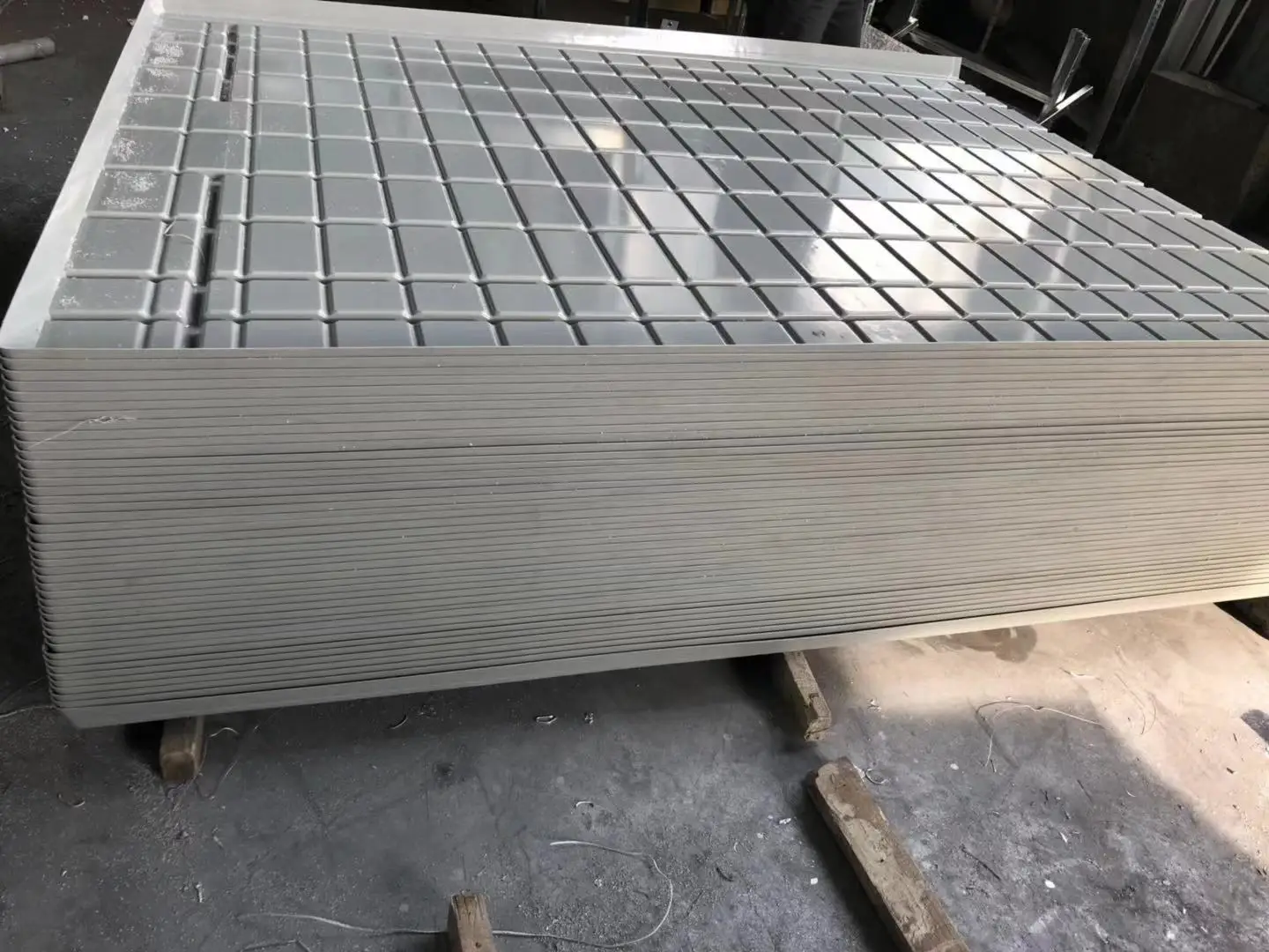 New Premium Plastic Greenhouse Rolling Benches Table