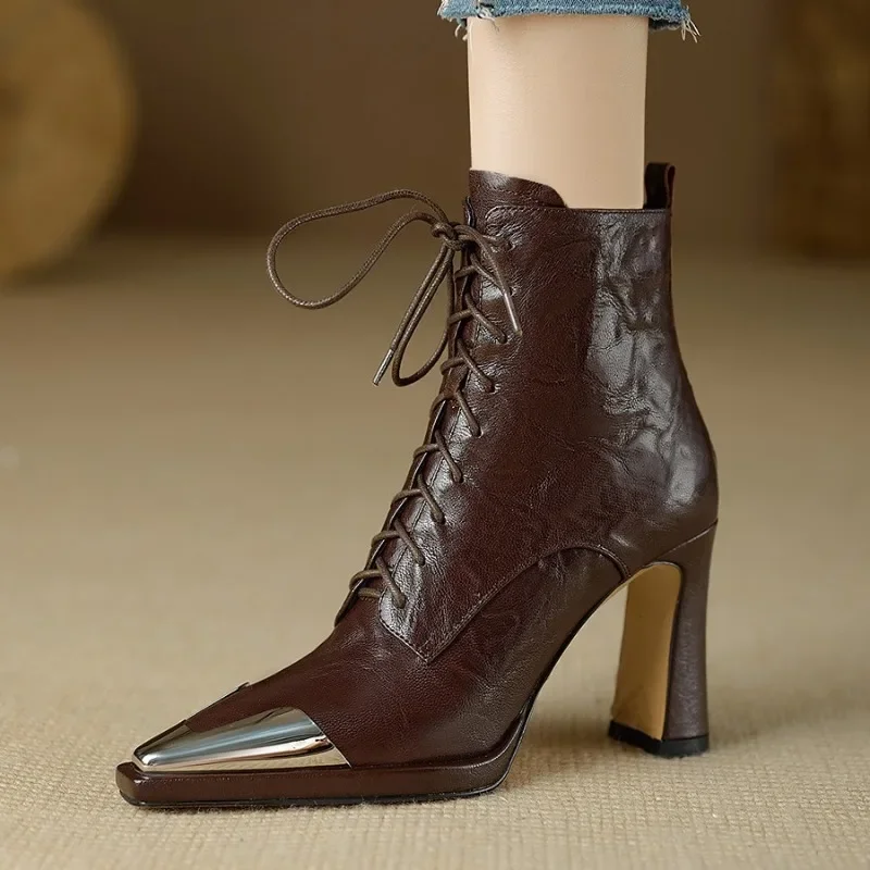 Botas femininas de dedo apontado, salto alto sexy, sapatos de couro, tendência, bota de outono, com renda, gótica, moda, 2024