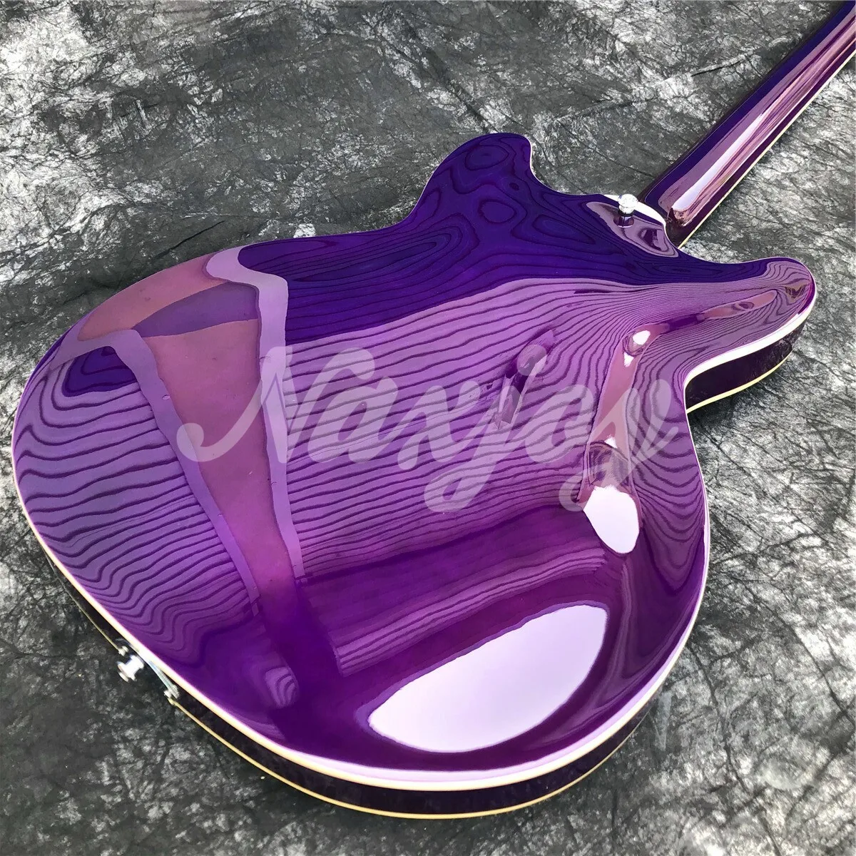 غروت الأرجواني لهب القيقب شبه جوفاء الغيتار F ثقوب Archtop الجاز الغيتار