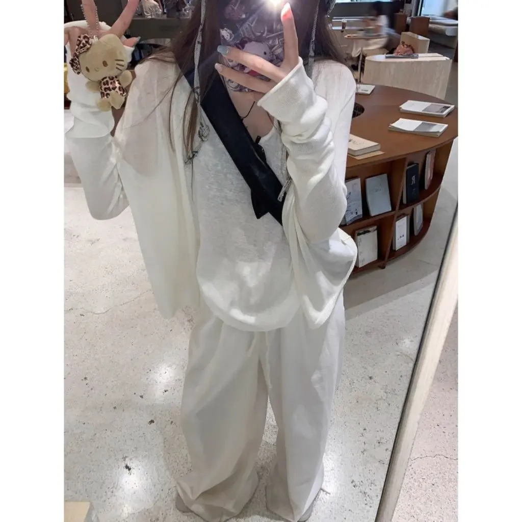

Women's Lightweight Relaxed Knitted Cardigan Korean-Style Spring Sunscreen Blouse Fashionable Age-Reducing Outer Top