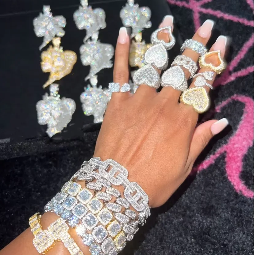 

Hiphop Fashion Waterproof Matte Jewelry Iced Long Stick Zircon Gold Plated Deluxe Ring