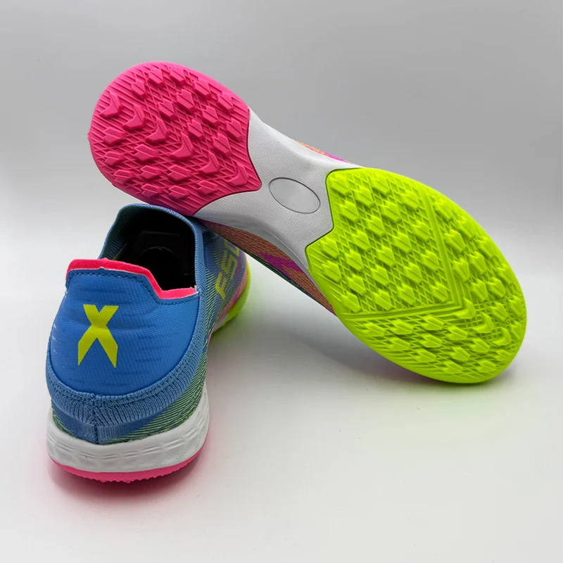 أحذية كرة القدم الرجالية Society المرابط المنخفضة قطع أحذية كرة القدم TF/FG المهنية سريعة ملعب كرة القدم الأحذية عالية الجودة حذاء رياضة للجنسين