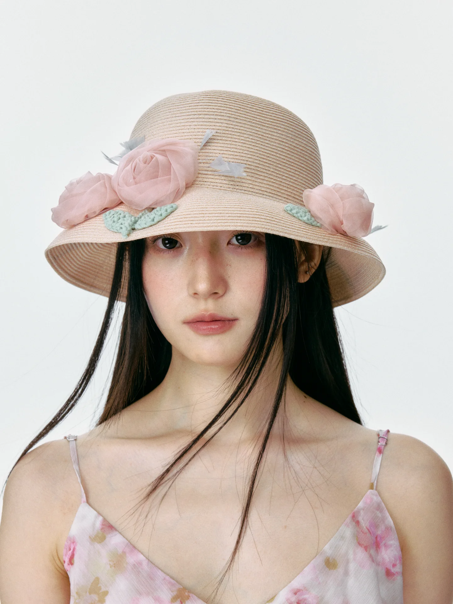 chapeau-de-peche-elegant-decore-de-roses-pour-femme-chapeau-de-paille-reglable-et-confortable-a-large-bord-pour-le-printemps-et-l'ete-protection-solaire-pour-les-voyages