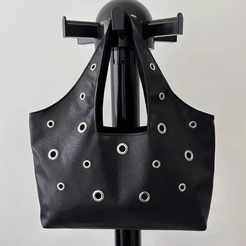 

Сумка на плечо с полыми заклепками в стиле панк, сумки-тоут из искусственной кожи для женщин, роскошные сумки и кошельки с шипами, дизайнерская сумка, новый женский покупатель