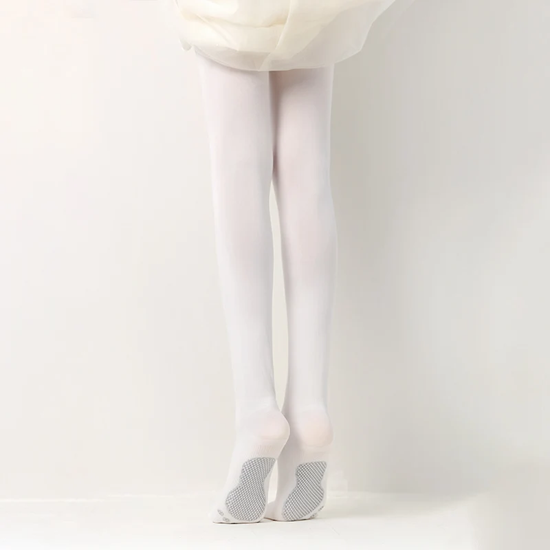 A pair of soft and comfortable children's dance socks for spring and summer, simple and versatile for little girls