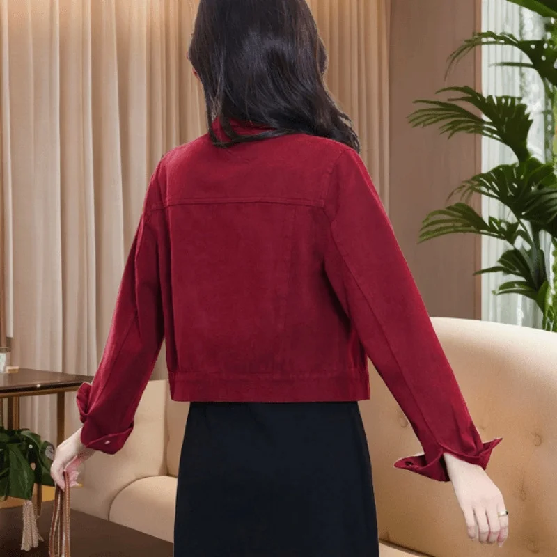 เสื้อแจ็คเก็ตยีนส์ผู้หญิงทรงหลวมแฟชั่นใหม่ ฤดูใบไม้ผลิ/ฤดูใบไม้ร่วง 2024 สไตล์อินเทอร์เน็ตเซเลบริตี้  แบบอเนกประสงค์ คอปก...