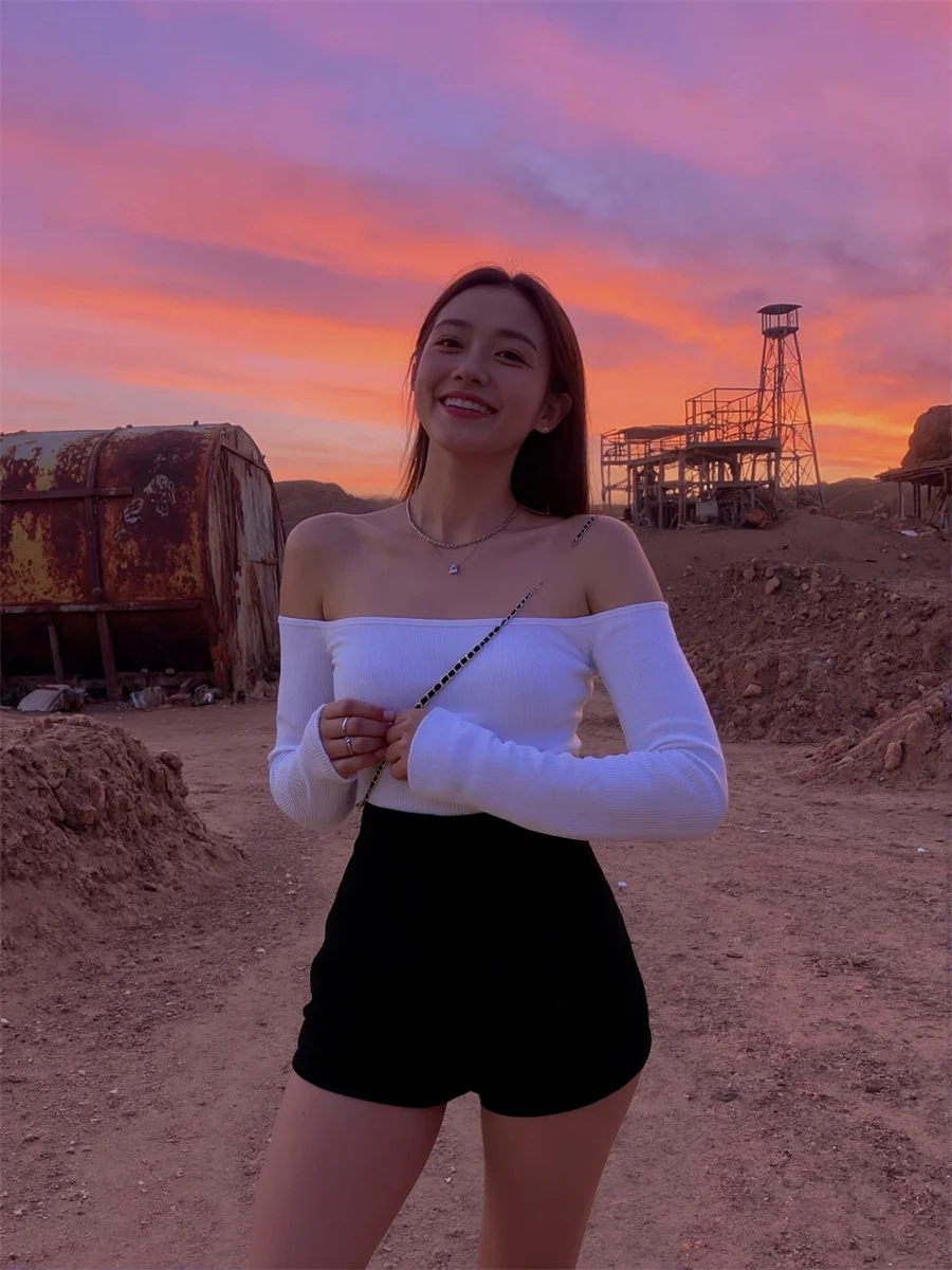 กางเกงขาสั้นเอวสูงทรงหลวม ดีไซน์หรูหรา เสื้อผ้าผู้หญิงสำหรับฤดูร้อน ลายปะติดสไตล์ Boyfriend เหมาะสำหรับใส่ไปเที่ยวทะเล วันหยุด ดูอ่อนเยาว์ ทันสมัย