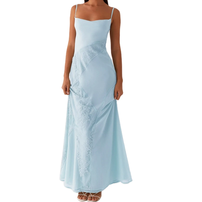 ผู้หญิงหรูหราเย็บปักถักร้อยชุดยาวลูกไม้ Patchwork Cami ฤดูร้อน Tie-Up Backless สปาเก็ตตี้ชุดสายคล้อง