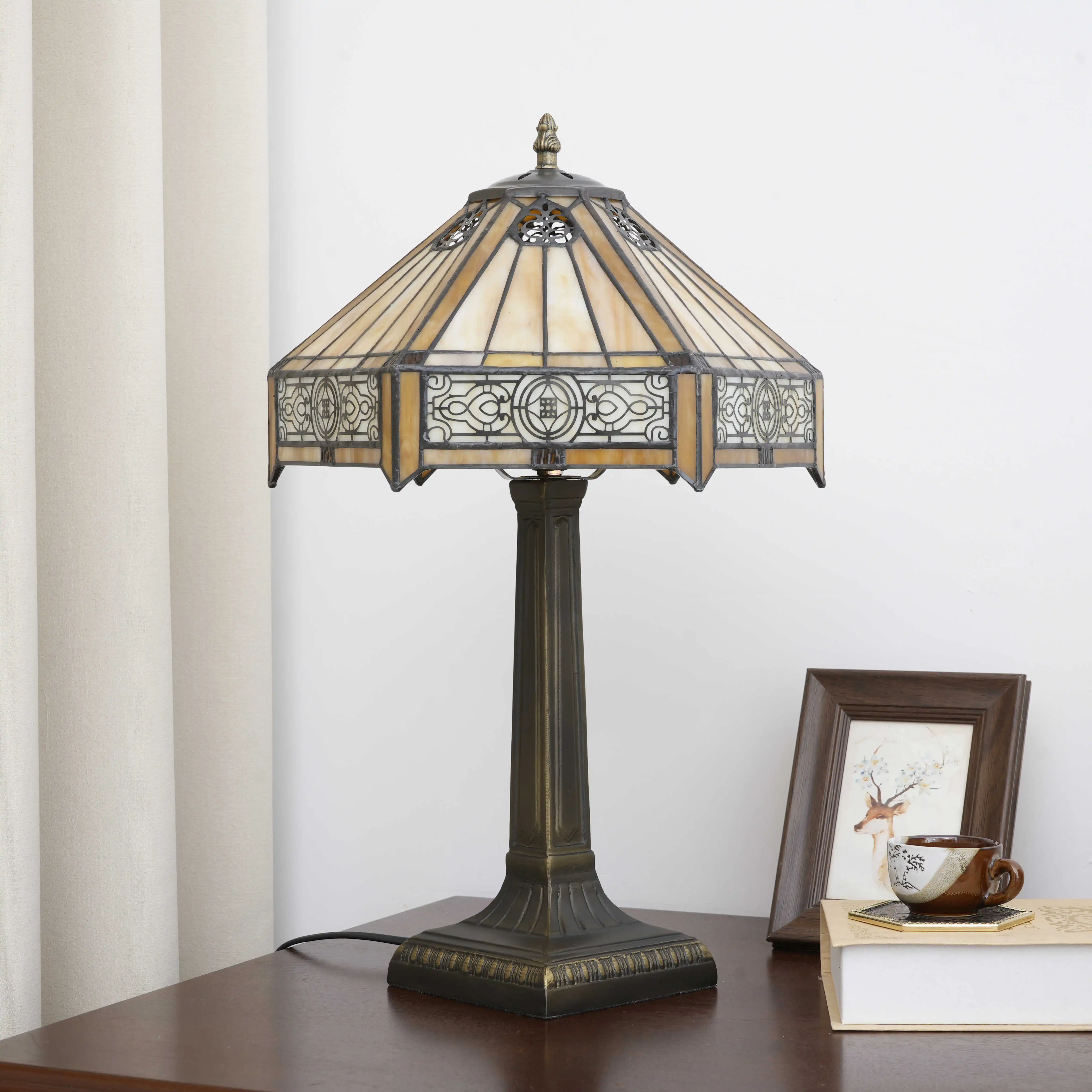 Retro Desk Lamp, Modern Stained Glass Handcrafted Lampshade for Office, Living Room, Dining Room, Tea Room, Decor Table Lamp
