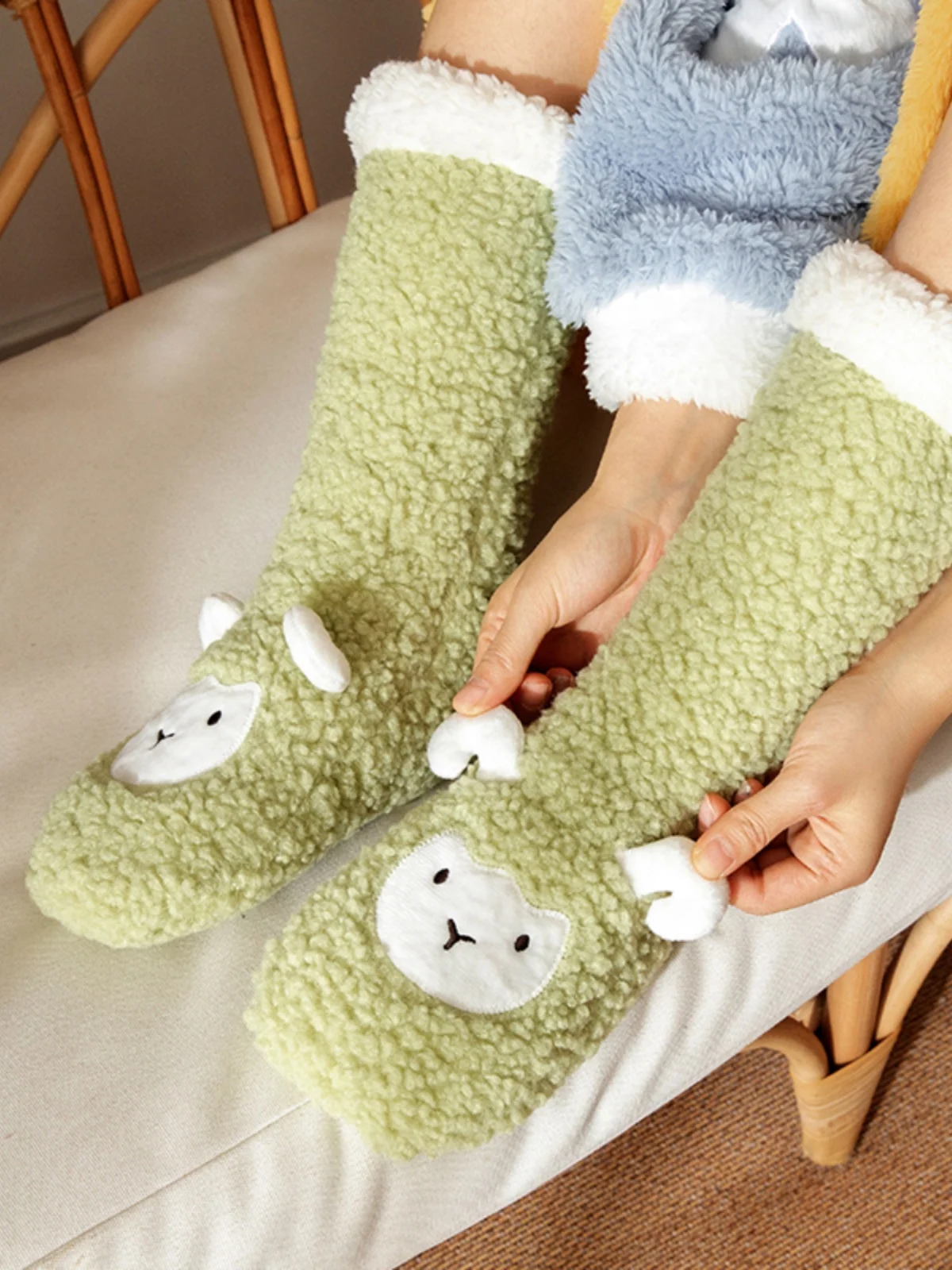 

Thiened Coral Fce Sos Женская зимняя домашняя напольная Sos Fce на подкладке из хлопка Домашняя одежда до середины икры Sos