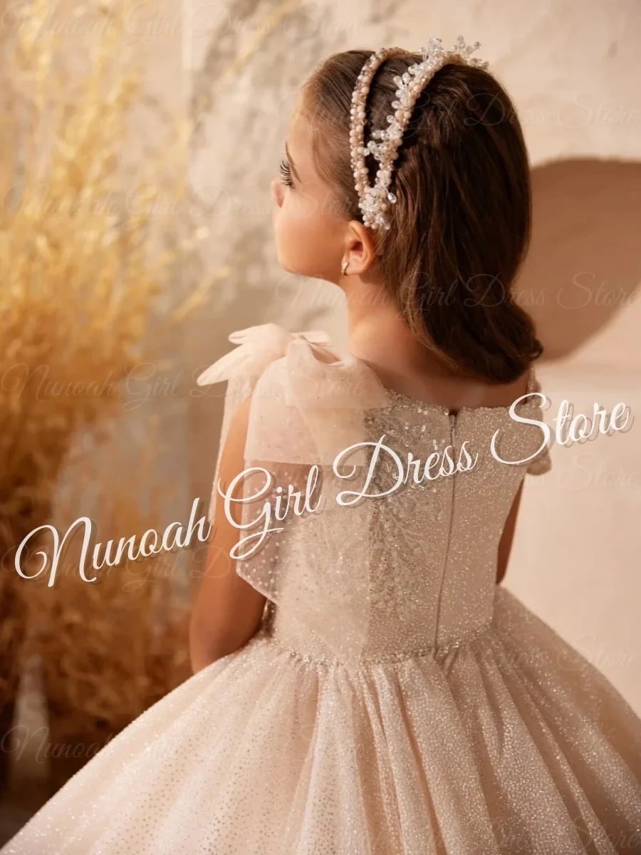 Abiti da ragazza di fiori per matrimonio con fiocco con paillettes brillanti Abiti con applicazioni in pizzo per servizio fotografico Abiti da prima comunione personalizzati