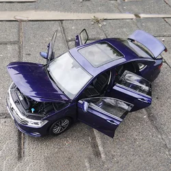 The original 1:18 2019 alloy car model of the new generation Sagitar sedan