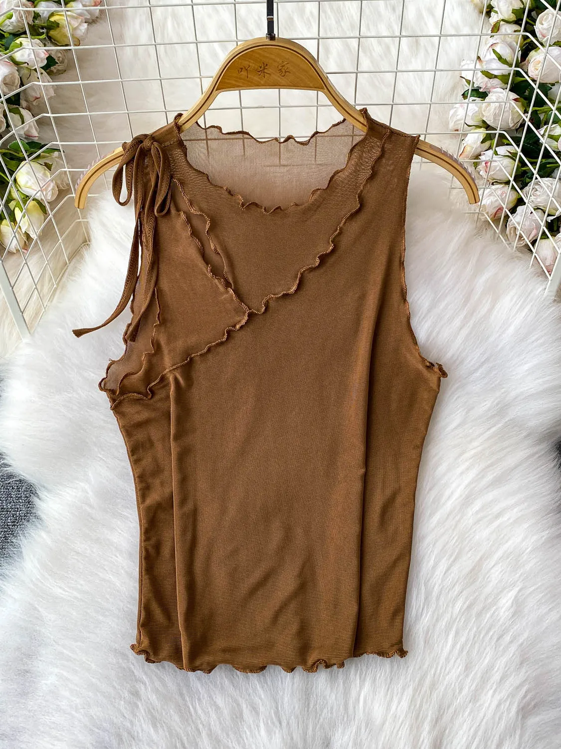 Pure Desire Sexy Thin Lace round Ne Svel Vest Women's Summer Design Sense Belted Wood ain  Slimming Top