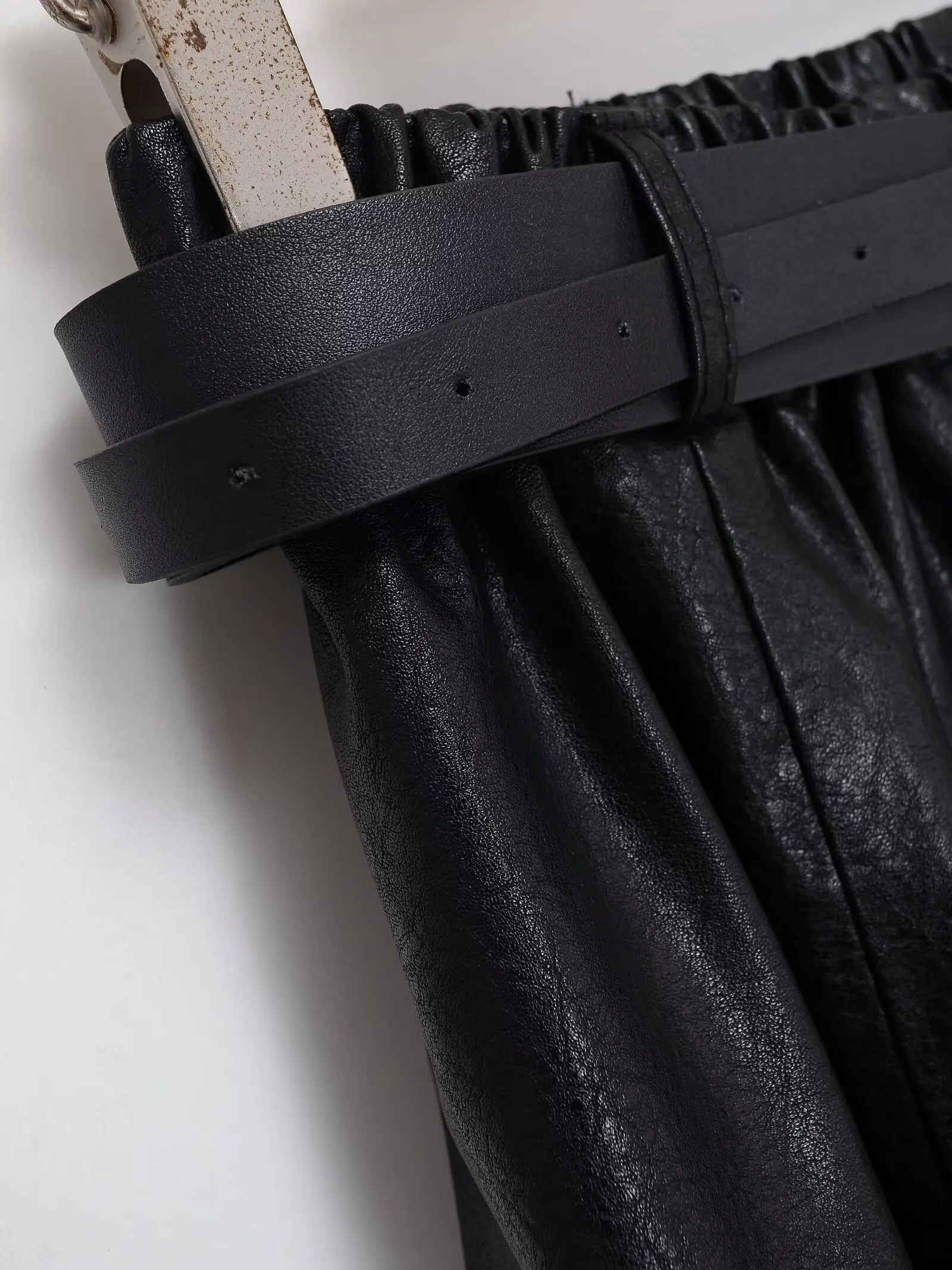 2026 خمر بولي Leather جلد المرأة التنانير الطويلة الخريف أنيقة مكتب سيدة ألف خط عالية الخصر الأسود التنانير غير رسمية الإناث العلامة التجارية تنورة