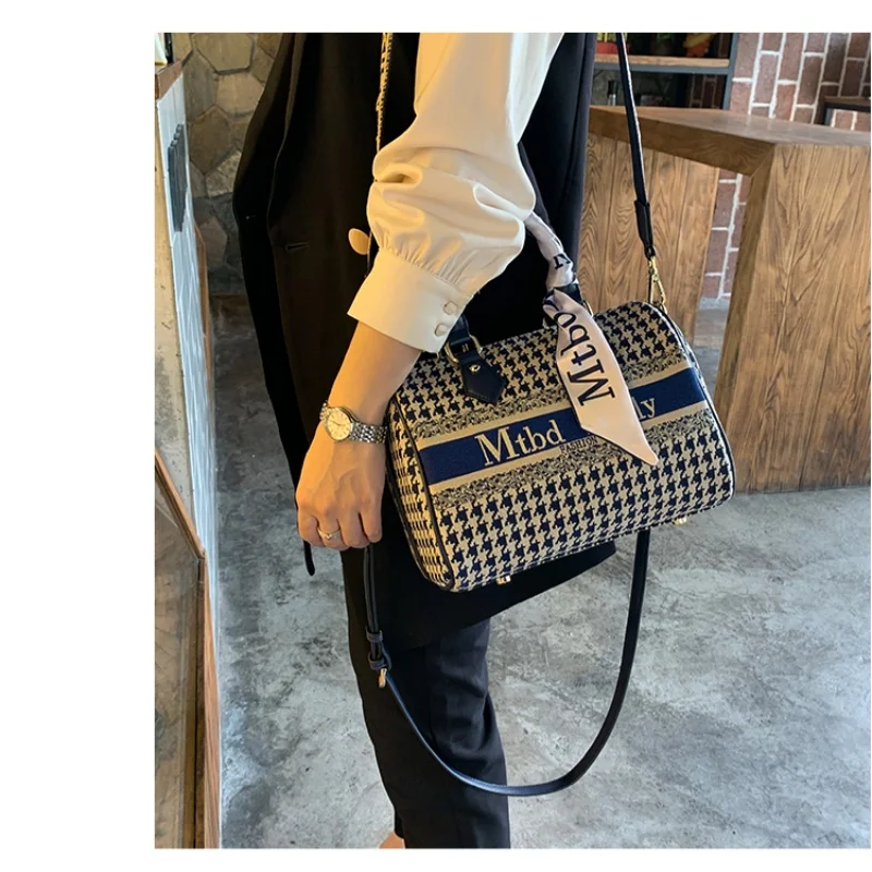 

Women's large capacity canvas handbag fashionable simple pillow bag Large capacity crossbody bag