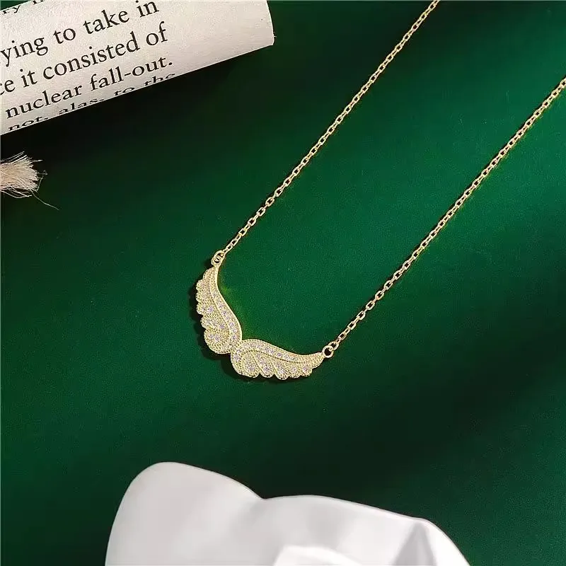 

Fashionable Design High-end Collarbone Chain Pendant S925 Pure Silver Gold-plated Angel Wing Necklace for Women