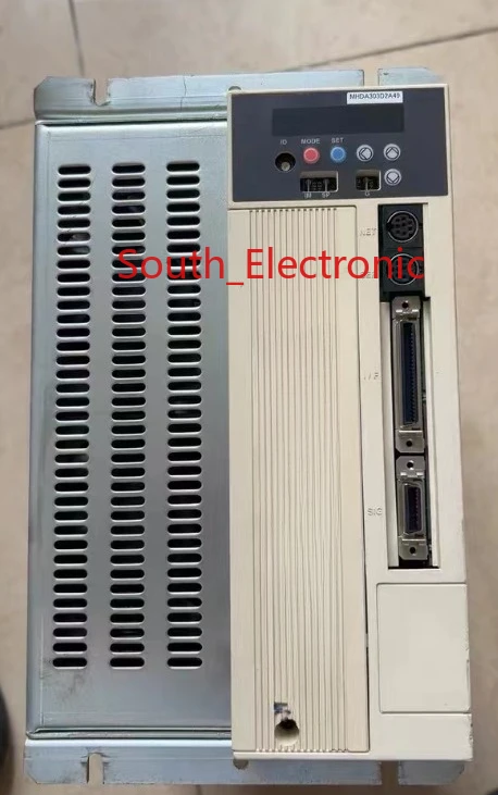 

MHDA303D2A49 servo driver , In good working condition, free shipping a