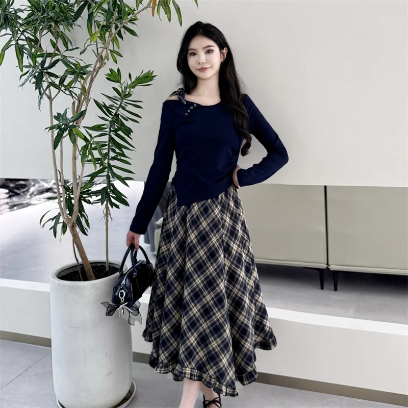 

Женский комплект из двух предметов Fashionion Autumn 2025 с длинным свечим топом и клетчатой юбкой