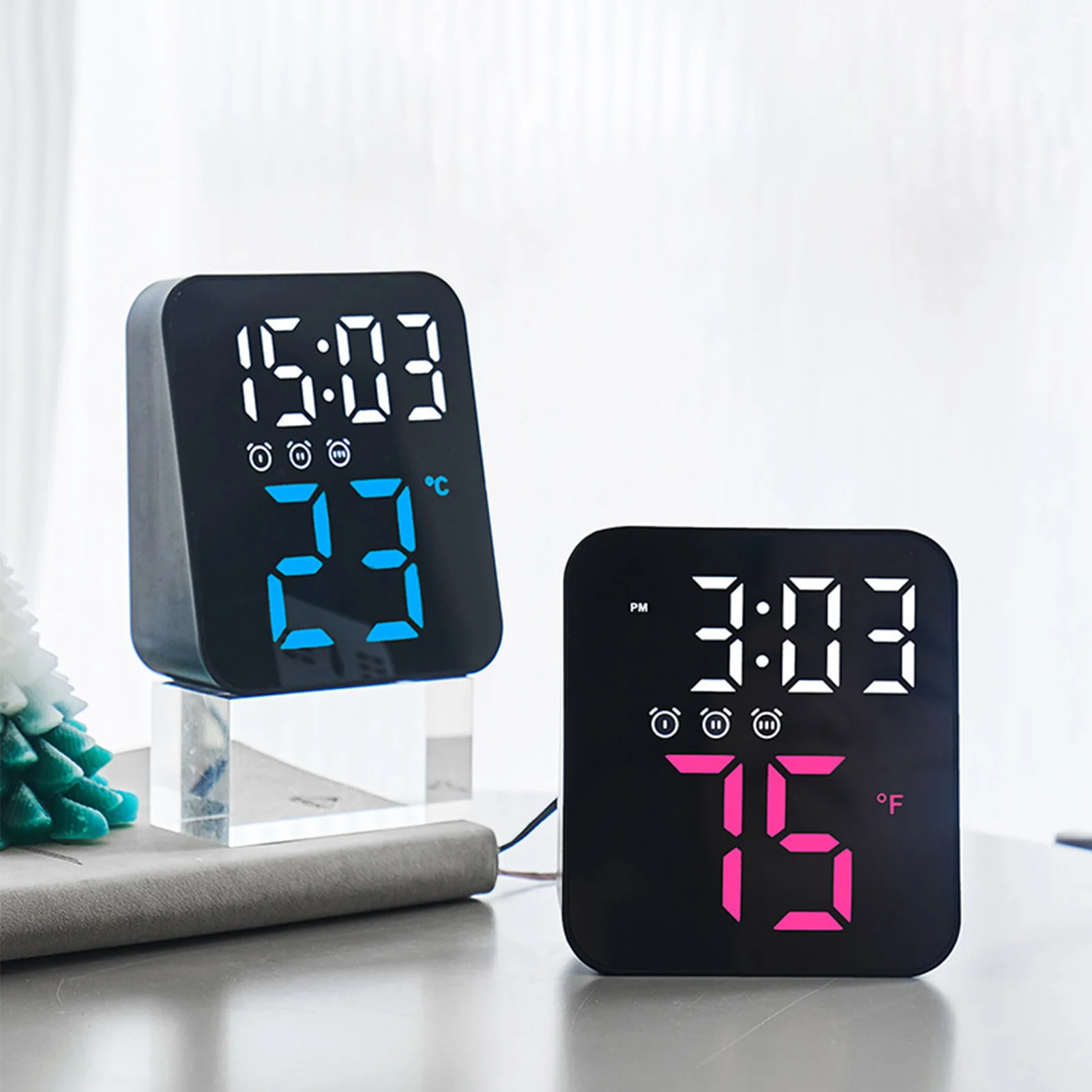 Creative New Temperature Clock Simple LED Electronic Clock Three Sets Alarm Clock Entryway Wall Clock Practical Clock