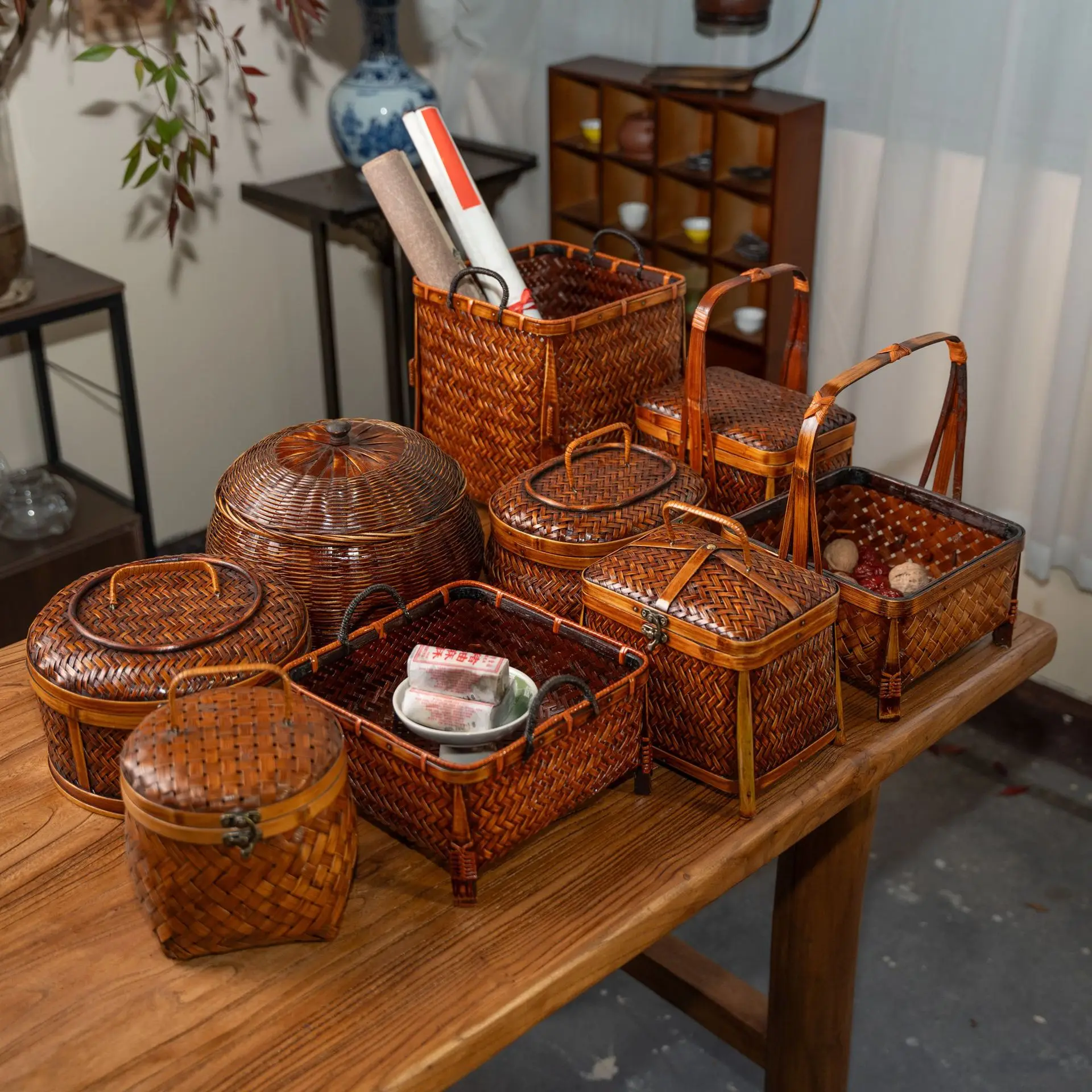 خمر صندوق تخزين من الخيزران المنسوجة يدويا طقم شاي سلة حفل الشاي المنظم ريفي سلة خيزران اليدوية الرجعية نمط الديكور