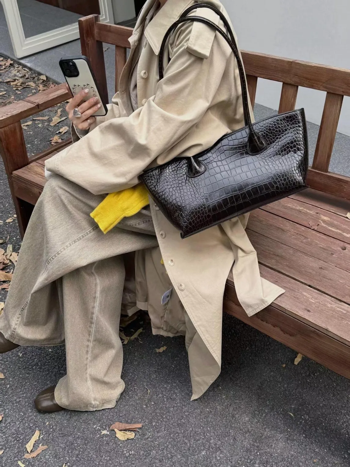 FIRMRANCH Fashion Large Capacity Crocodile Embossed Genuine Leather Versatile Commuter Tote Women's Shoulder Underarm Bag