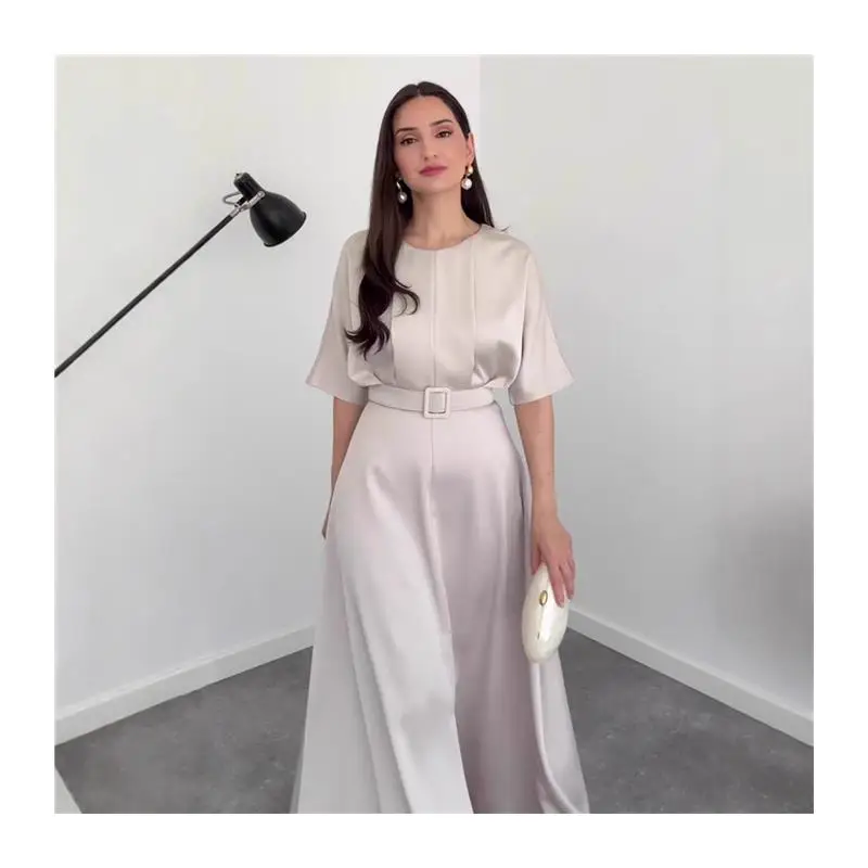 Automne 2025 OSATA T-shirts pour femmes avec longues ceintures taille haute jupe trapèze trajet Sle tissu polyester rond Ne ort Sl...