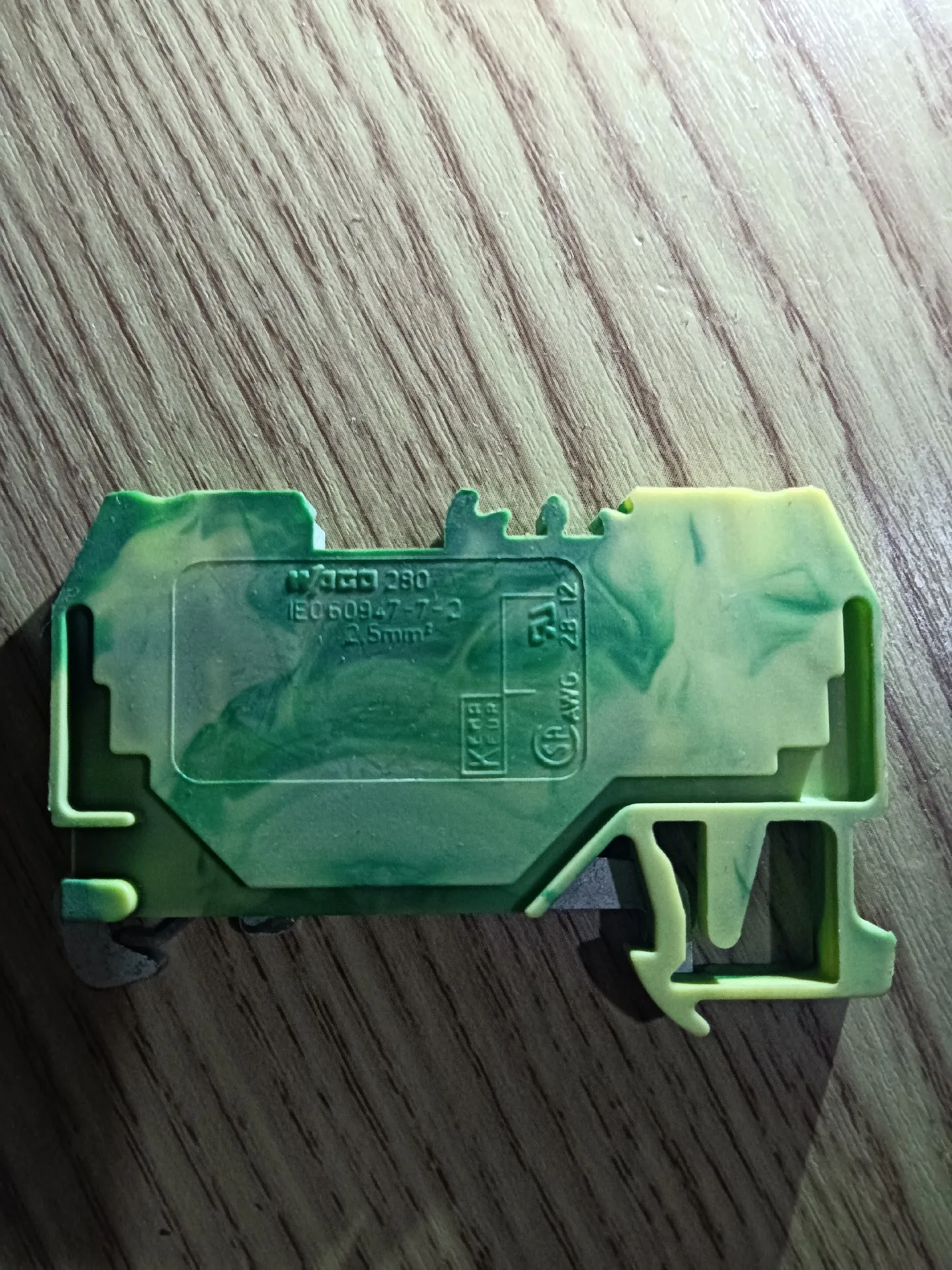 WA/G0  280-651 280-641 280-654 280-637  3-conductor through terminal block