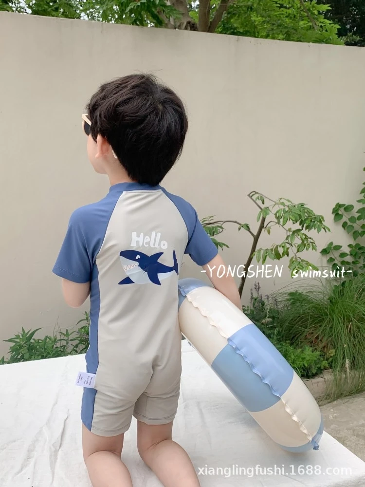 Costume da bagno per bambini intero a maniche corte estivo carino protezione solare ad asciugatura rapida Set per le vacanze al mare per bambini