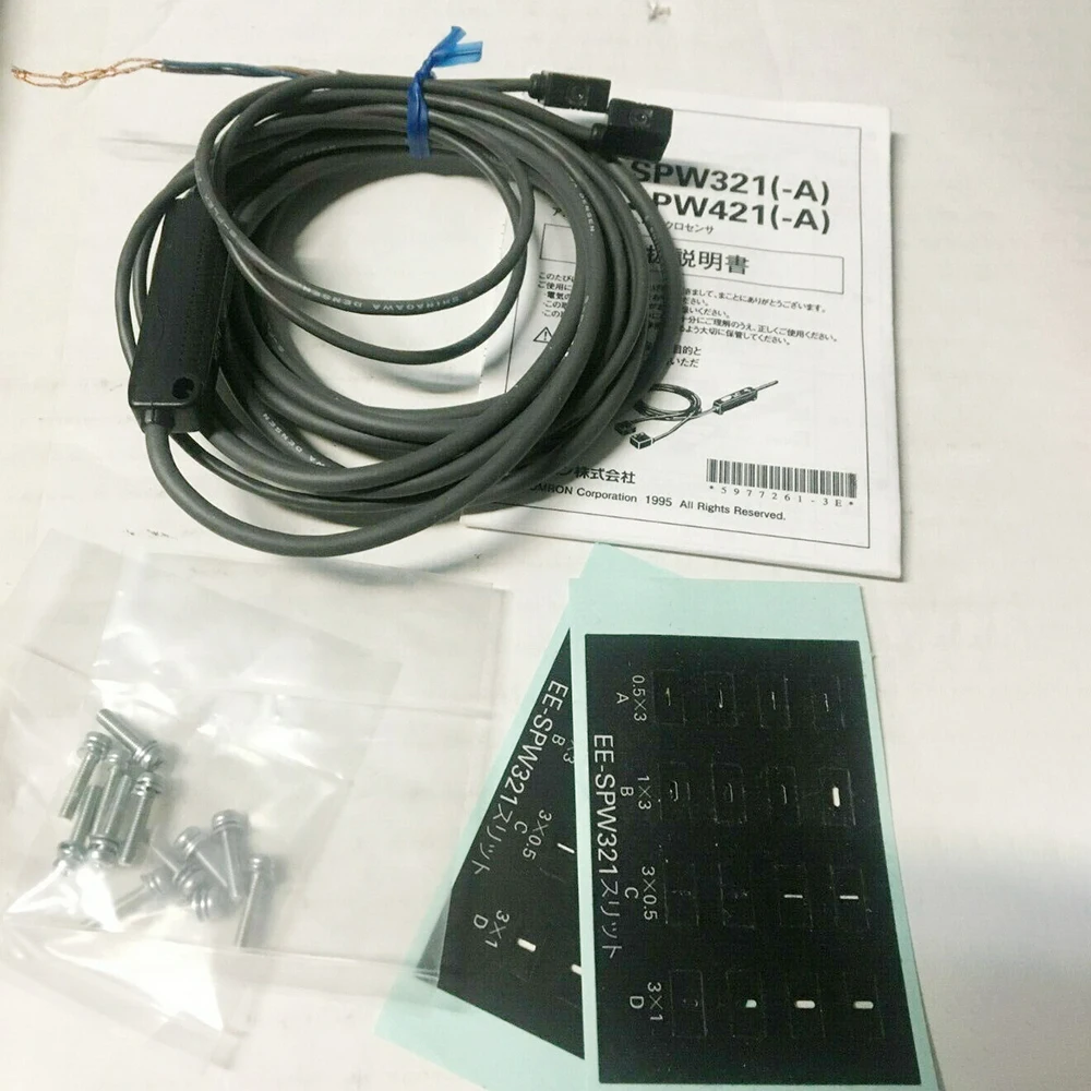 New EE-SPW321 Photo Microsensor Photoelectric Switch Sensor Built-in Amplifier