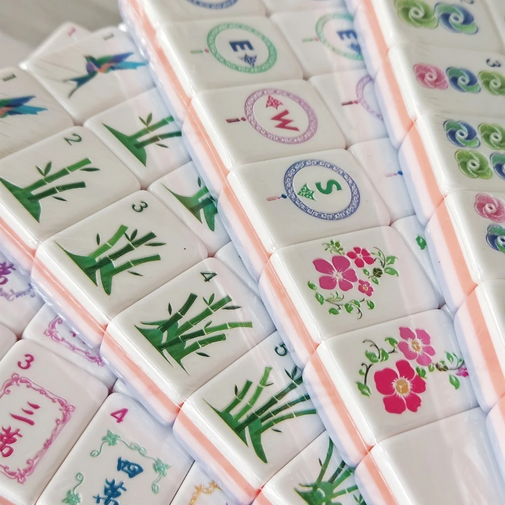 Hot Sale Luminous Mahjong Tiles 160 Tiles 4-Layer Acrylic American Mahjong Set Portable Home Party Game Mah Jongg Surprise Gift