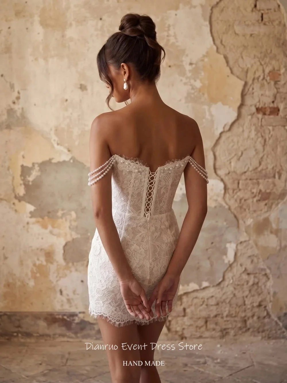 Dianruo Unique Strapless Mini Wedding Dress Pearl Shoulder Chains Robe De Mariée Lace Mini Vestidos Novia Bohemio Customized