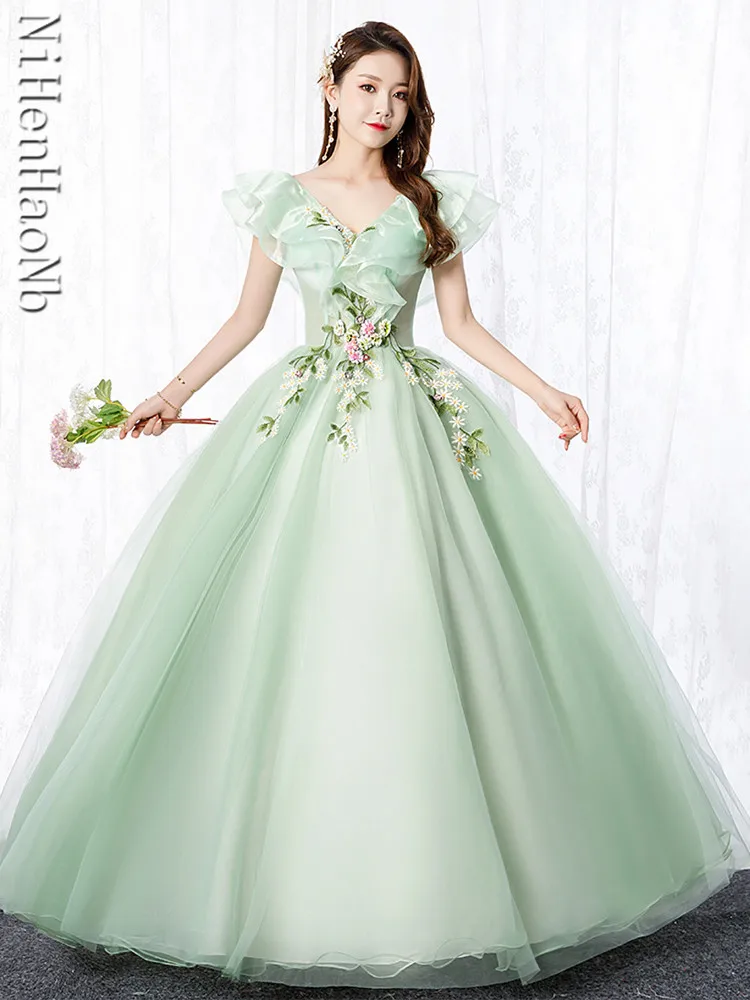 Green Quinceanera Dress Elegant V-neck Party Prom Ball Gown Sweet Flower Quinceanera Dresses Plus Size Vestidos