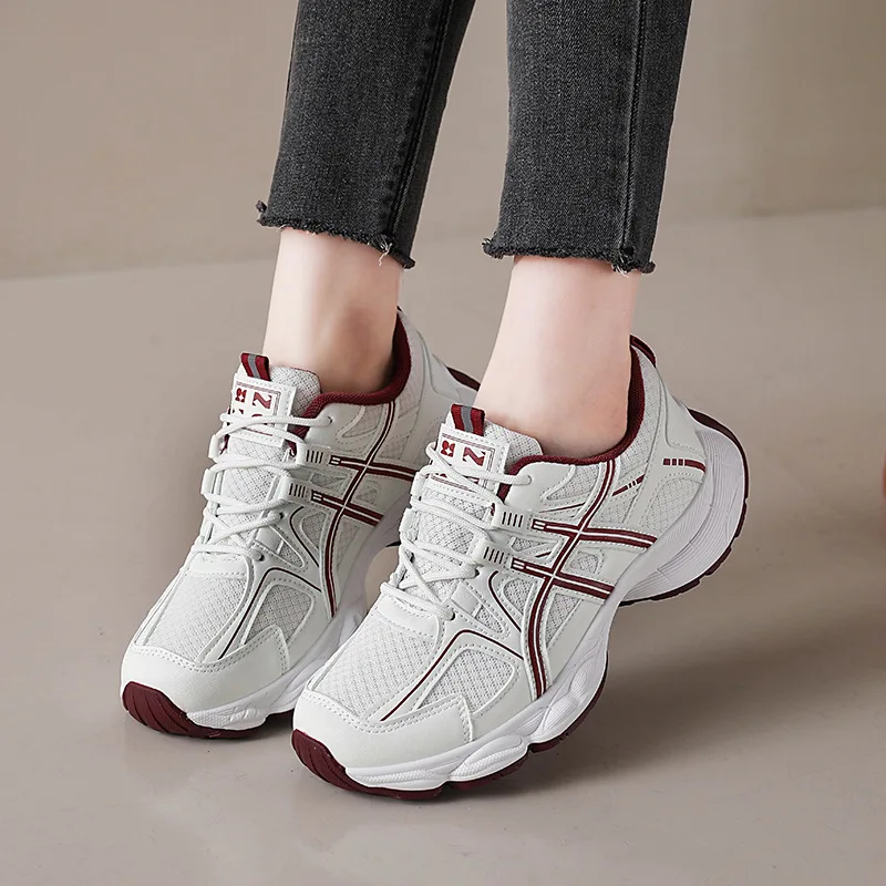 

Fashionable Women's Sports Shoes for Spring and Summer Breathable and Lightweight Casual Shoes Thick Soled Daily Walking Shoes